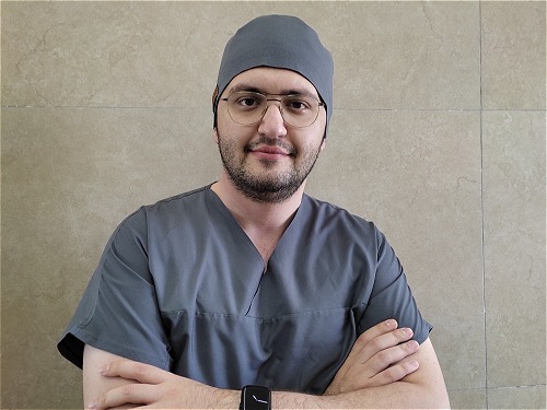 دکتر کامران کوزه فروش (جراح -دندانپزشک)